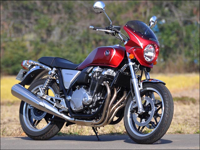 chicdesign ロードコメット cb1100用 ビキニカウル キレイです