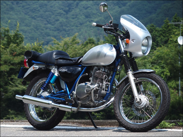 CHIC DESIGN - ST250 ロードコメットクラシック THさん